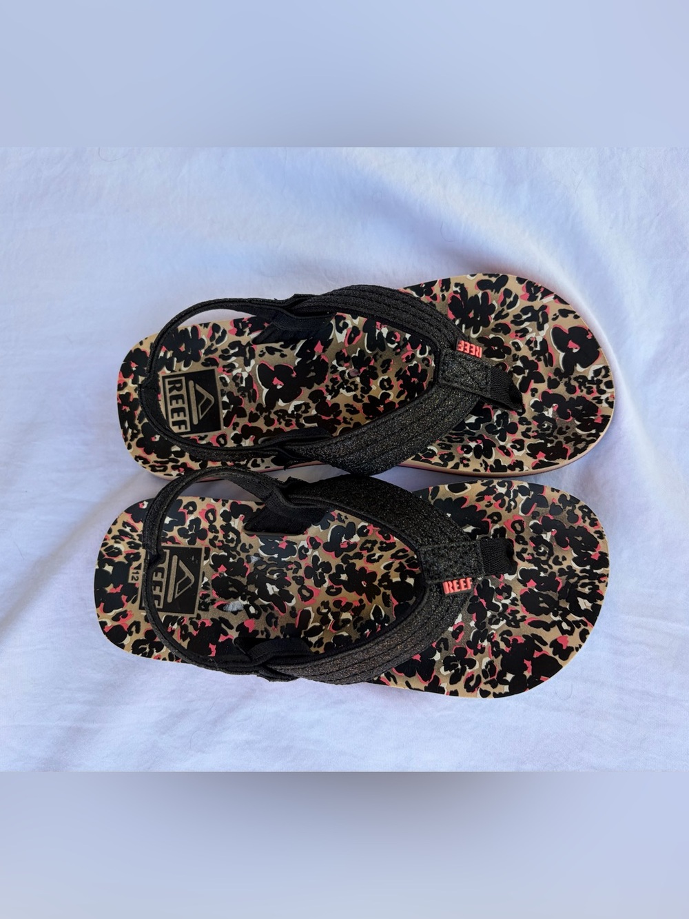 Reef Leopard-Print Flip Flops with Black Straps Great Condition! Easy  Stretch